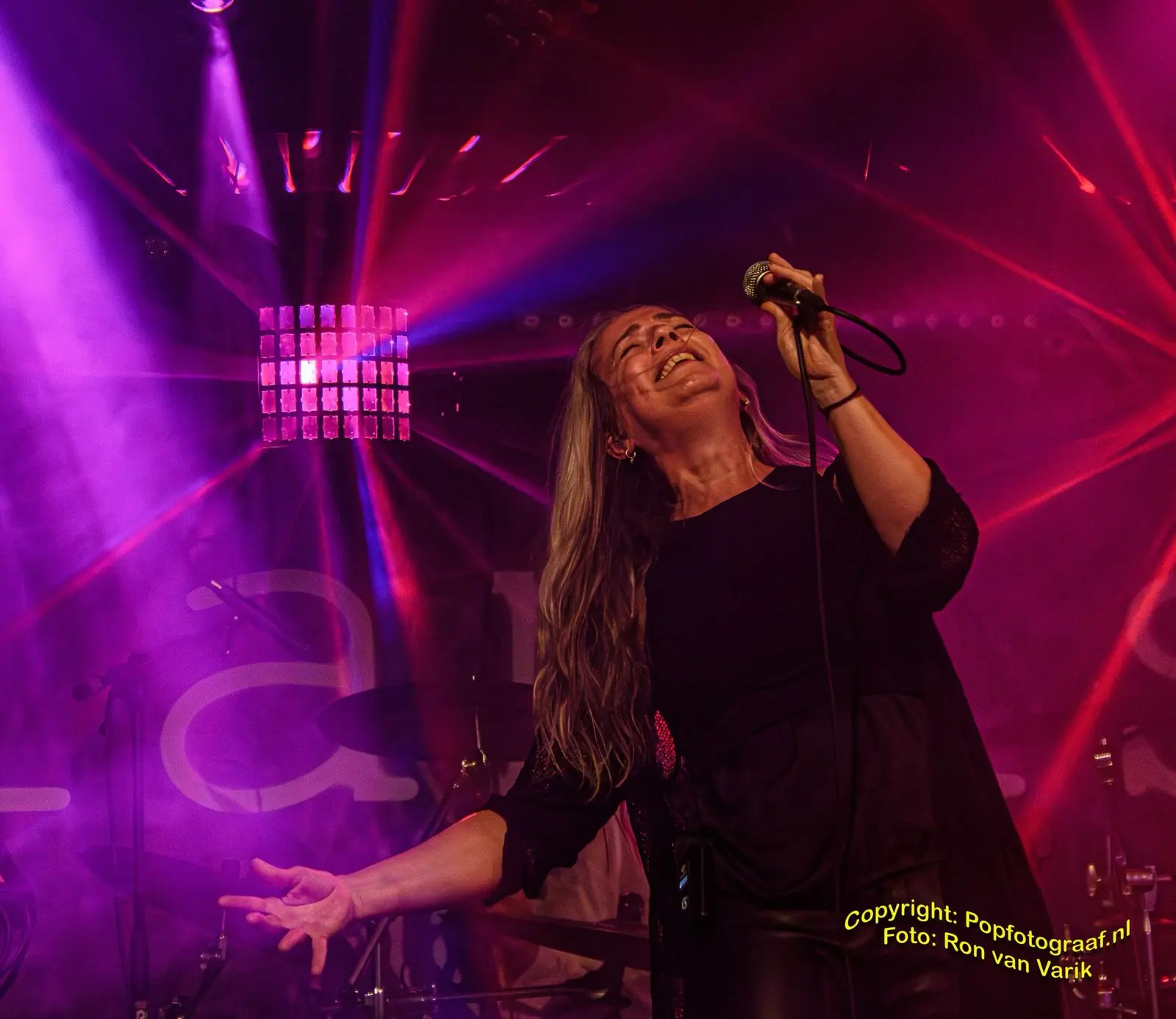 Alanis! - The Alanis Morissette Tribute Band - Anne van Buuren