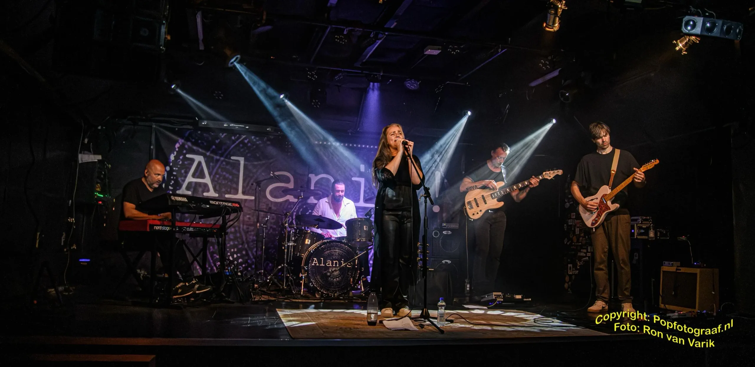 Alanis! - The Alanis Morissette Tribute Band live met Anne van Buuren
