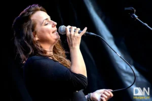 Alanis! - The Alanis Morissette Tribute Band - Anne van Buuren