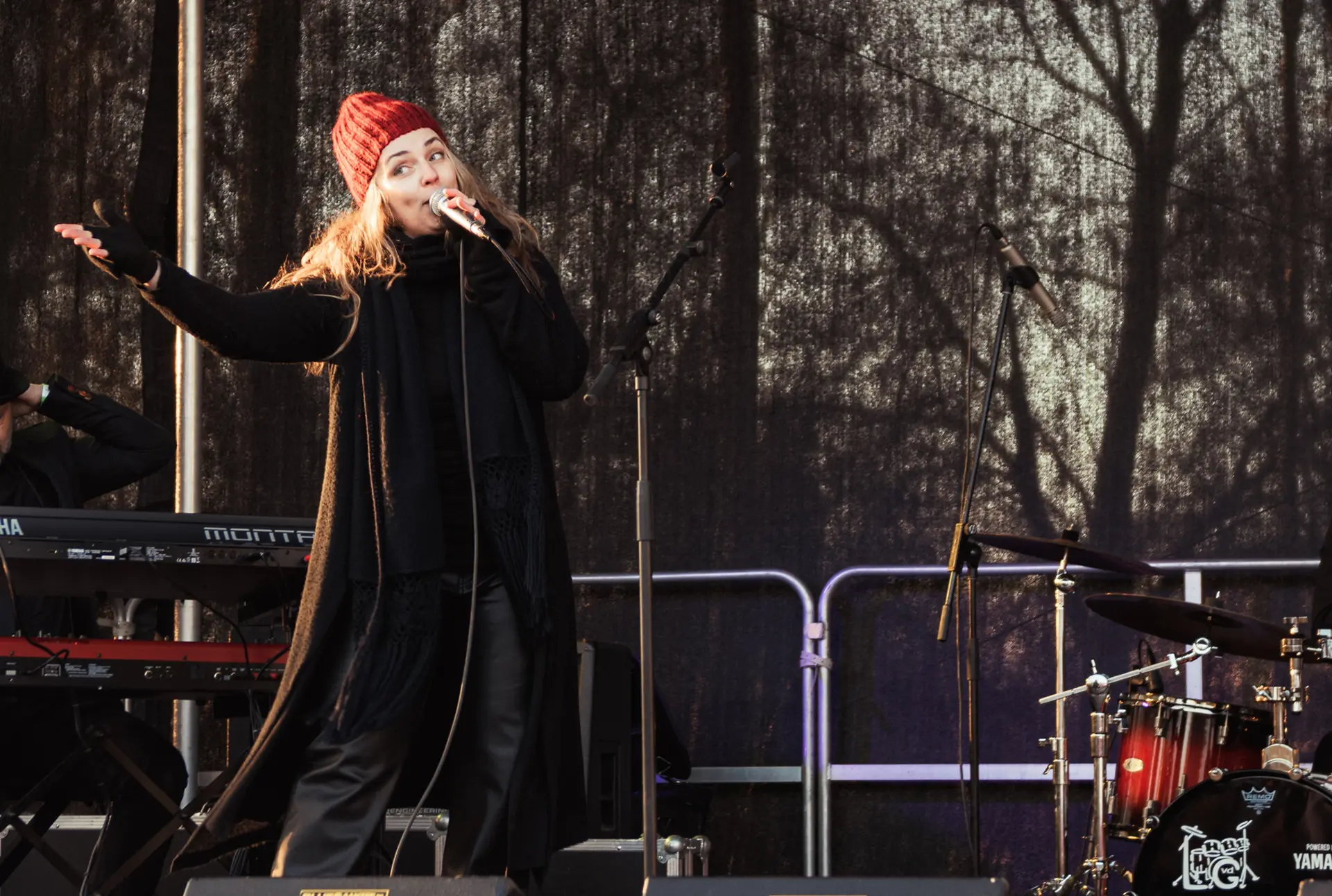 Alanis! - The Alanis Morissette Tribute Band op Sneeuwpop