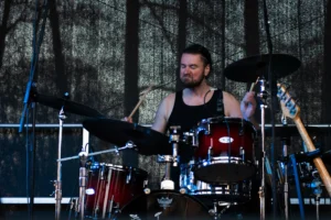 Drummer van Alanis! - The Alanis Morissette Tribute Band