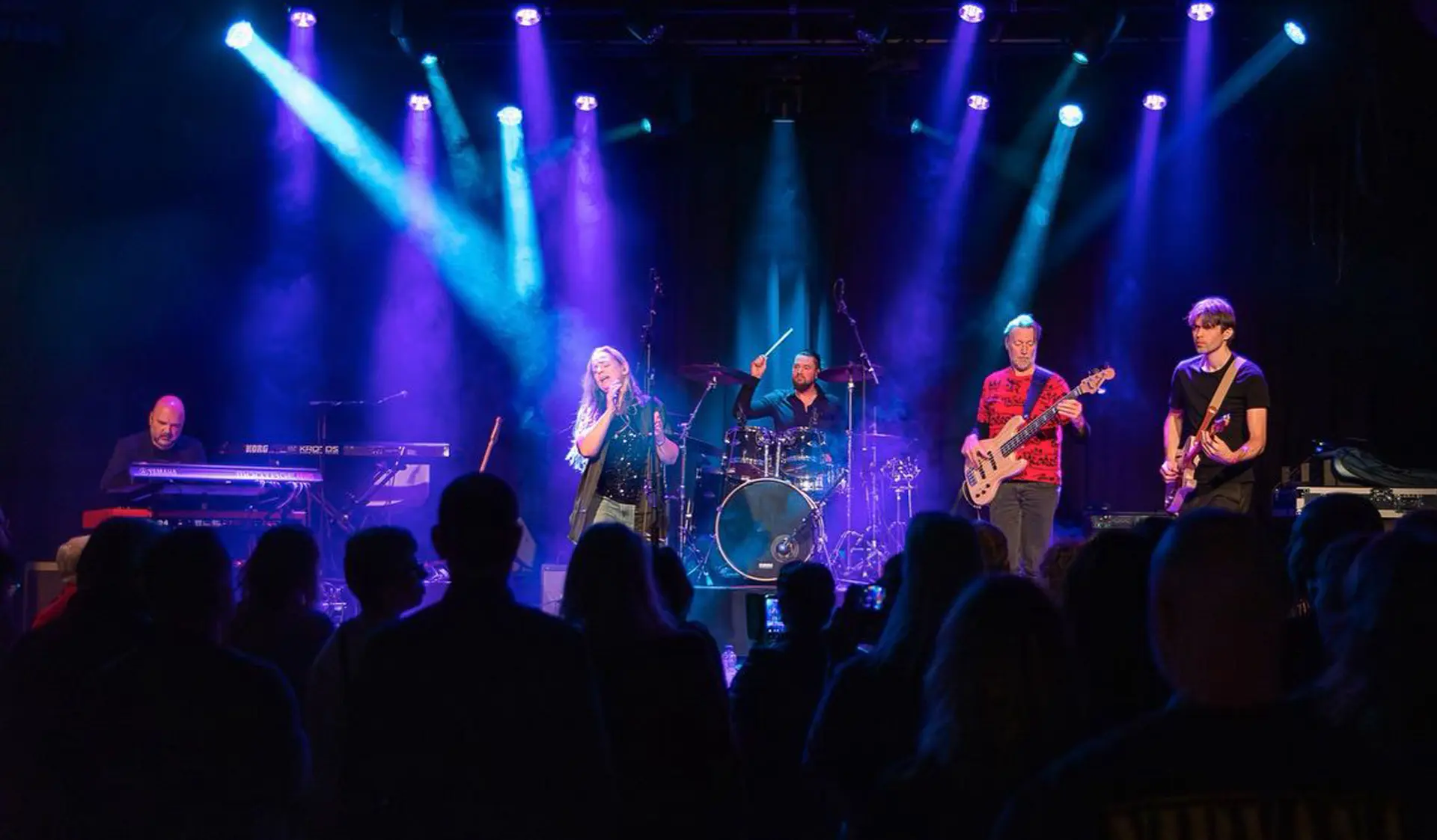 Alanis! - The Alanis Morissette Tribute Band in Capsloc